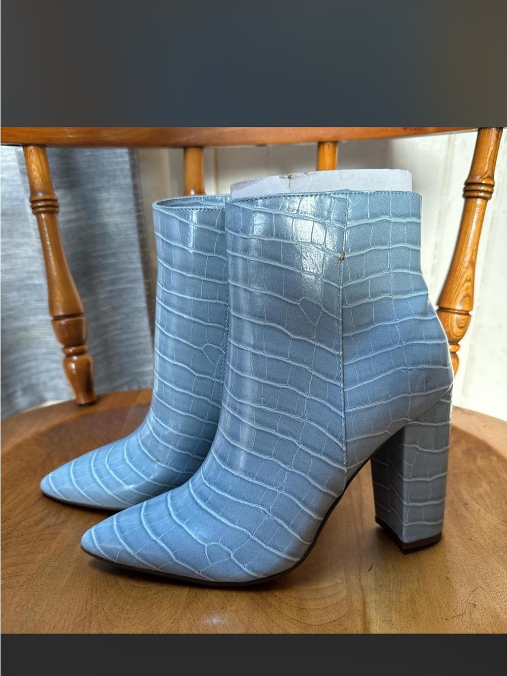 JustFab Light Blue Alligator Print Pointed Toe Ankle Boots